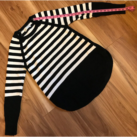 Anthropologie Rebekah Black/White Striped Tunic Sweater Size Extra Small - Picture 8 of 10